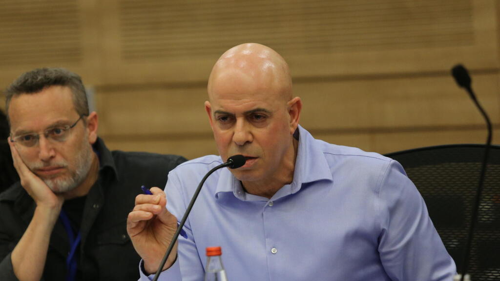 דיון בעניין רישוי כלי ירייה והפיקוח על החזקתם  בוועדה לענייני ביקורת המדינה