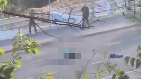 האזרח שניטרל את המחבל בפיגוע בירושלים נורה על ידי חיילים