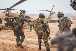 רס"ן אור, קצין גבעתי  אשר נפצע מ-60 רסיסים שחדרו לכל אורך גופו וקיבל מנת דם מפראמדיקית לוחמת שהצילה את חיי