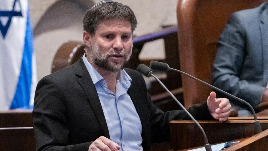 סמוטריץ' מתנגד להחזרת הפועלים גם ליו"ש. "דם המתיישבים פחות אדום?" (צילום: שלו שלום) בצלאל סמוטריץ' במליאת הכנסת
