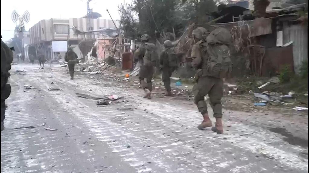 IDF special forces in Khan Younis, southern Gaza Strip (Photo: IDF Spokesperson's Unit) תיעוד: אוגדה 98, אוגדת הכוחות המיוחדים של צה״ל, נלחמים בלב חאן יונס