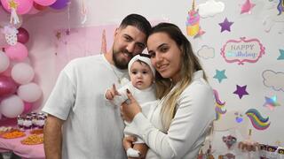 עמית ורועי גור שוטר ולוחמת שלחמו ב-7 לאוקטובר חוגגים שנה לבת שלהם