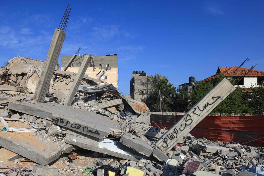 Aftermath of Israeli strike in Rafah (Photo: MAHMUD HAMS / AFP) רפיח