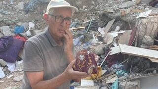 שי חרמש עם התפילין ששרדו את מתקפת הטרור של חמאס