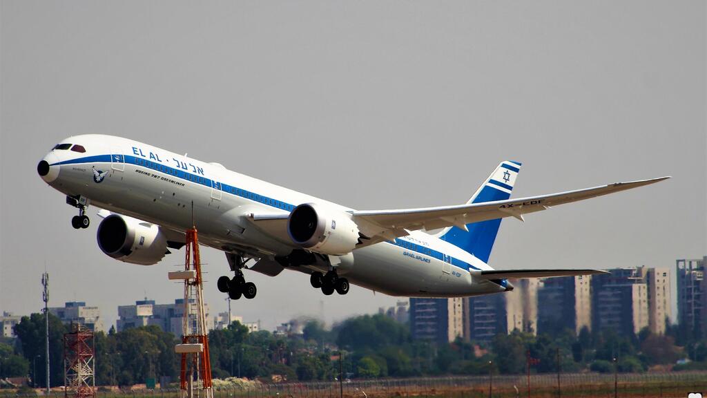 El Al airliner takes off (Photo: Moti Kaplan) בואינג 787 של אל על