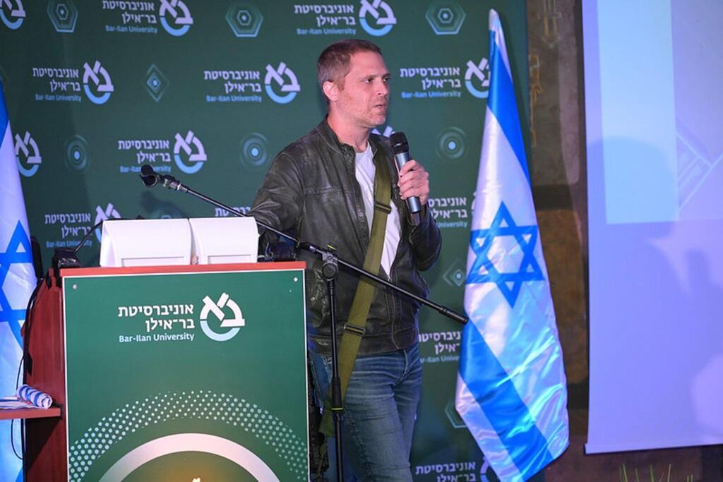 פרופ' איתן אוקון מספר את סיפורו כלוחם בכיתת הכוננות של קיבוץ עלומים