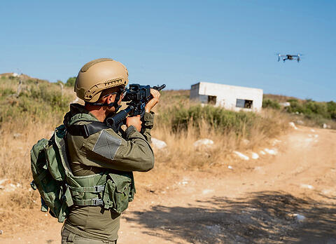 The Israeli inventor who turns every soldier into a sharpshooter