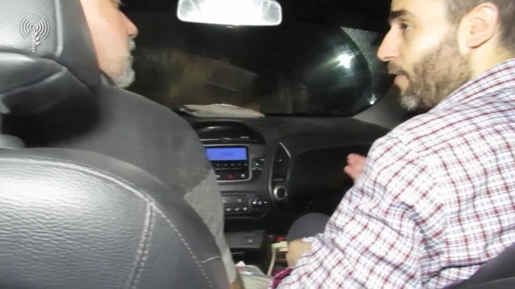 מצורף תיעוד של מוחמד סינוואר, מוביל פרויקט בניית המנהרה ואחיו של יח יא סינוואר, נוסע ברכב בתוך המנהרה