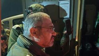 מני קלכהיים, קצין שמחבל דקר אותו בגבו, מתעמת עם המחבל