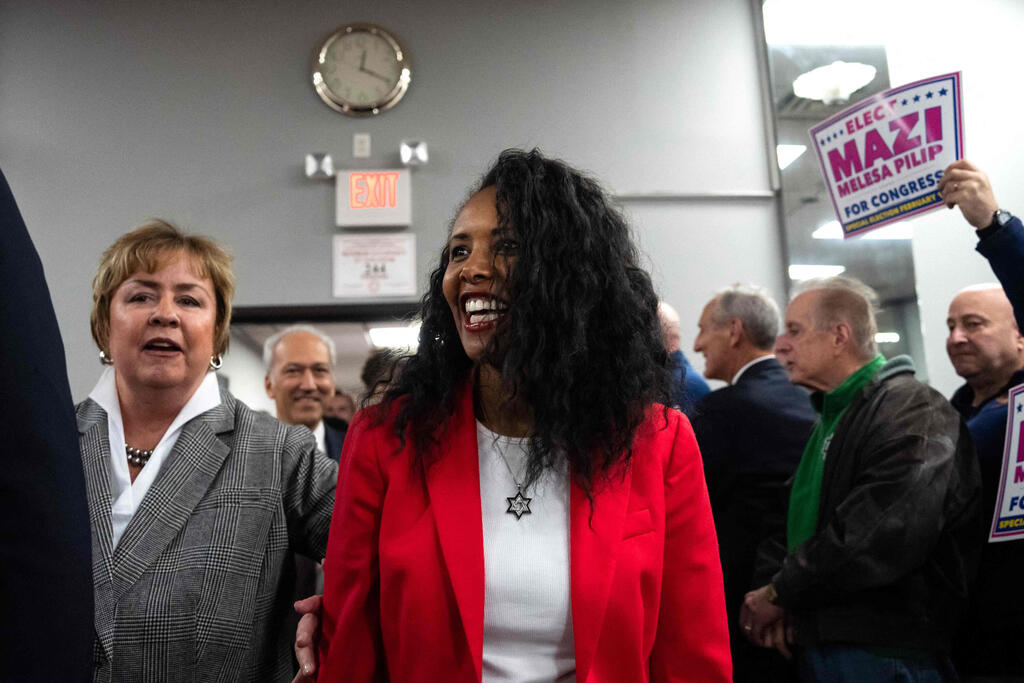 מזי פיליפ. השיגה כ-46% מהקולות (Adam Gray / GETTY IMAGES NORTH AMERICA / AFP) מזי מלסה פיליפ מועמדת ישראלית-אמריקנית בבחירות לקונגרס