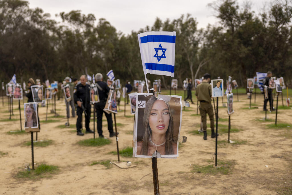 A memorial at the site of the massacre (Photo: Maja Hitij/Getty Images) מסיבת הטבע "נובה" ליד רעים