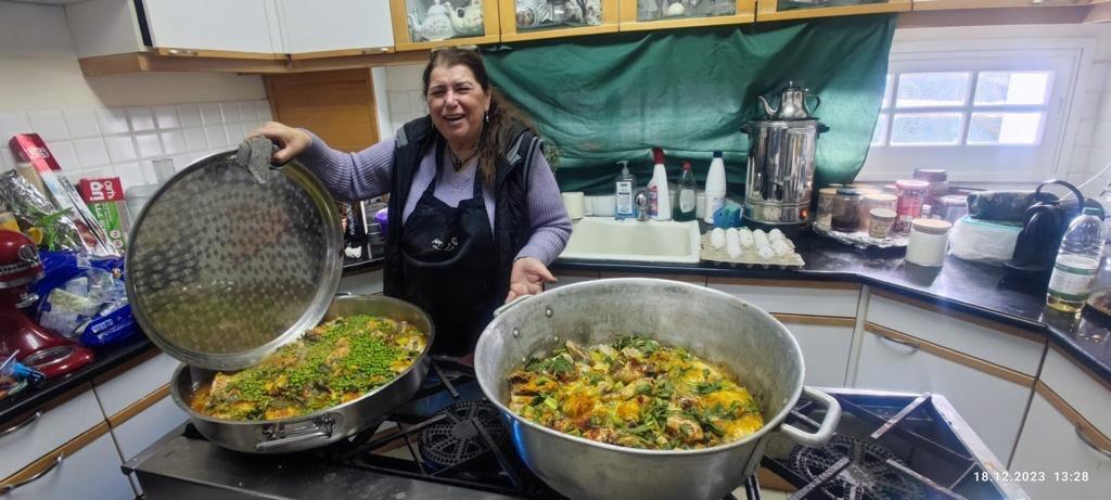 The finest Kurdish food (Photo: Private album) אורה משתולה, מבשלת לחיילים