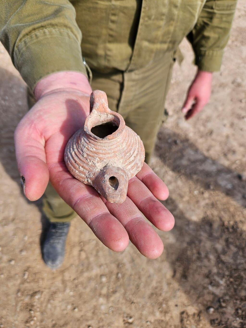 הנר העתיק שמצאו החיילים