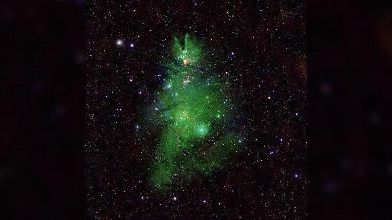 ירוק בחלל. צילום: NASA/CXC/SAO; Optical: T.A. Rector (NRAO/AUI/NSF and NOIRLab/NSF/AURA) and B.A. Wolpa (NOIRLab/NSF/AURA); Infrared: NASA/NSF/IPAC/CalTech/Univ. of Massachusetts; Image Processing: NASA/CXC/SAO/L. Frattare & J.Major ירוק בחלל. צילום: NASA/CXC/SAO; Optical: T.A. Rector (NRAO/AUI/NSF and NOIRLab/NSF/AURA) and B.A. Wolpa (NOIRLab/NSF/AURA); Infrared: NASA/NSF/IPAC/CalTech/Univ. of Massachusetts; Image Processing: NASA/CXC/SAO/L. Frattare & J.Major