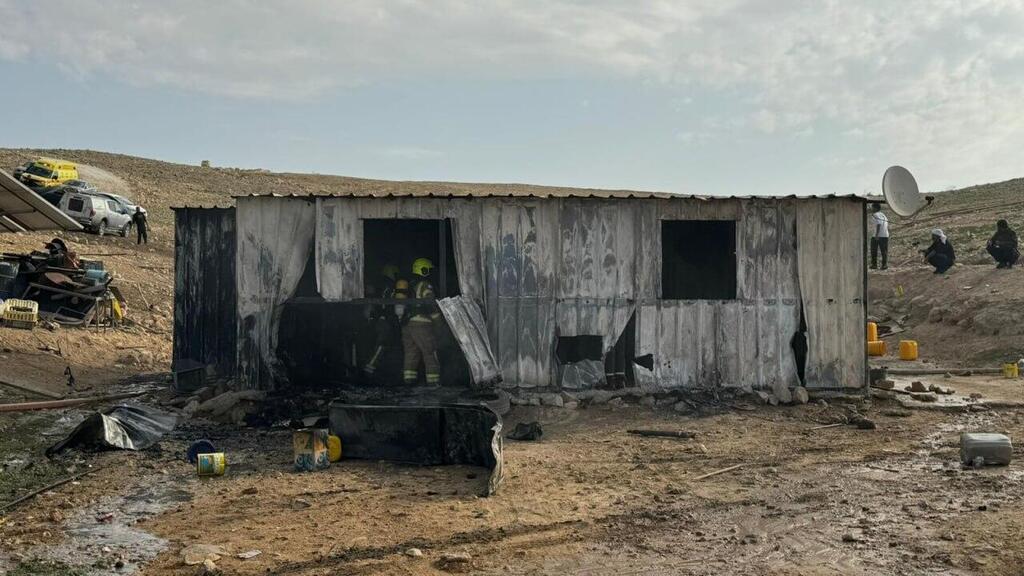 המבנה שנשרף בנגב (צילום: כבאות והצלה) שריפה במבנה מגורים בערערה