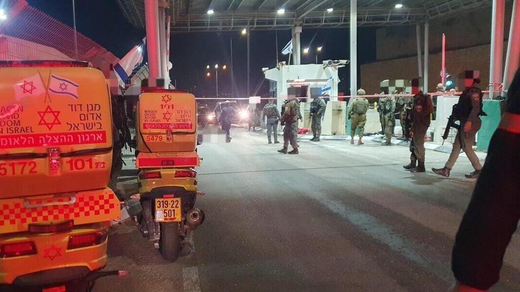 ⁨זירת הפיגוע במחסום מזמוריה סמוך לירושלים