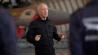 שר הביטחון גלנט בבסיס רמת דוד: ״ראוי שרעם המטוסים יחריש את הדיבורים המיותרים ויאפשר לכוחות צה"ל לבצע את משימתם בשקט ובבטחה״