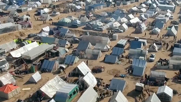 Tent city near the Rafah crossing (Photo: AP) רפיח