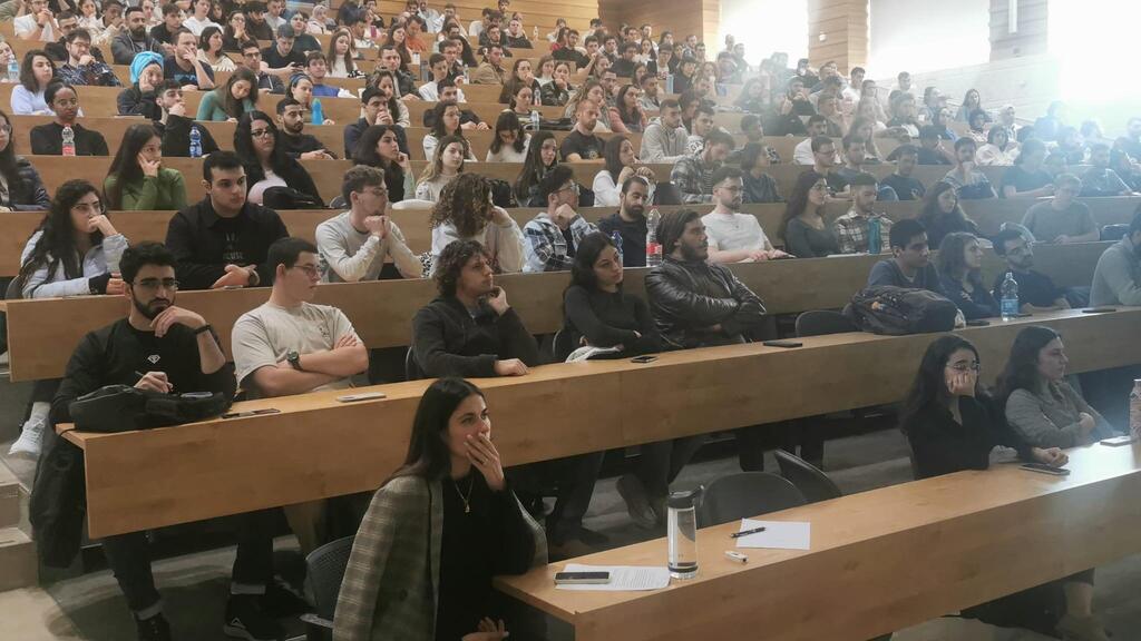 "להיות בימים הללו סטודנט זה מורכב מאוד". סטודנטים באוניברסיטה העברית (צילום: האוניברסיטה העברית) פתיחת שנת הלימודים באוניברסיטה העברית