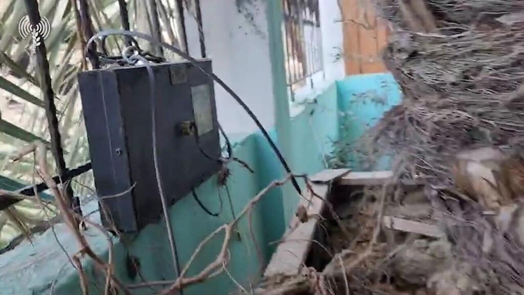 Rigged explosive found in Gaza kindergarten (Photo: IDF Spokesperson's Unit) תיעוד: לוחמי צה"ל מצוות קרב בחטיבה 14 מאתרים תשתיות טרור בתוך גן הילדים ברצועת עזה