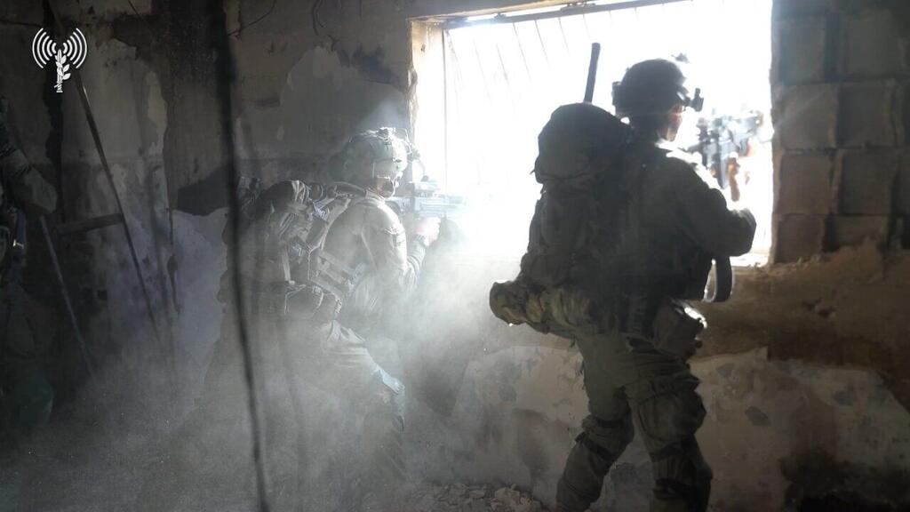 IDF forces in Khuza'a, southern Gaza Strip (Photo: IDF Spokesperson's Unit) פעילות כוחות צה"ל ברצועת עזה