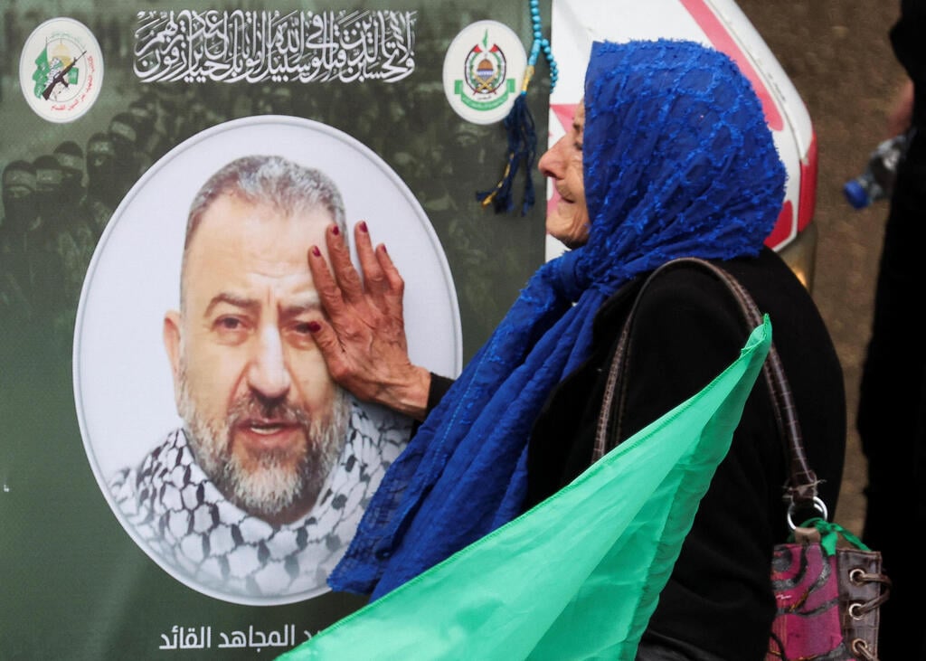 צילום: רויטרס, Mohamed Azakir הלוויית סאלח אל-עארורי בביירות