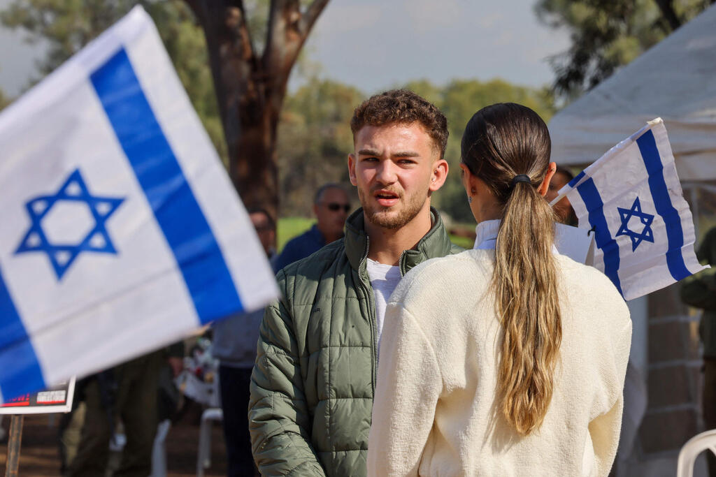 צילום: JACK GUEZ / AFP איתי רגב, באיזור המסיבת טבע "נובה" ליד רעים