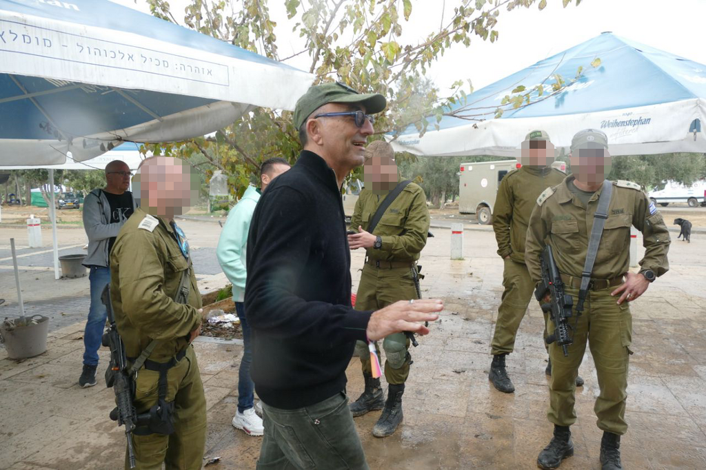 ישראל קטורזה פפראצי