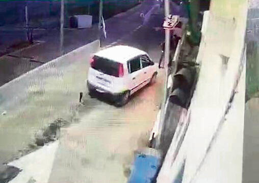 רגע לפני הדריסה. זירת הפיגוע ליד ירושלים, אתמול | צילום: דוברות המשטרה yk13749845