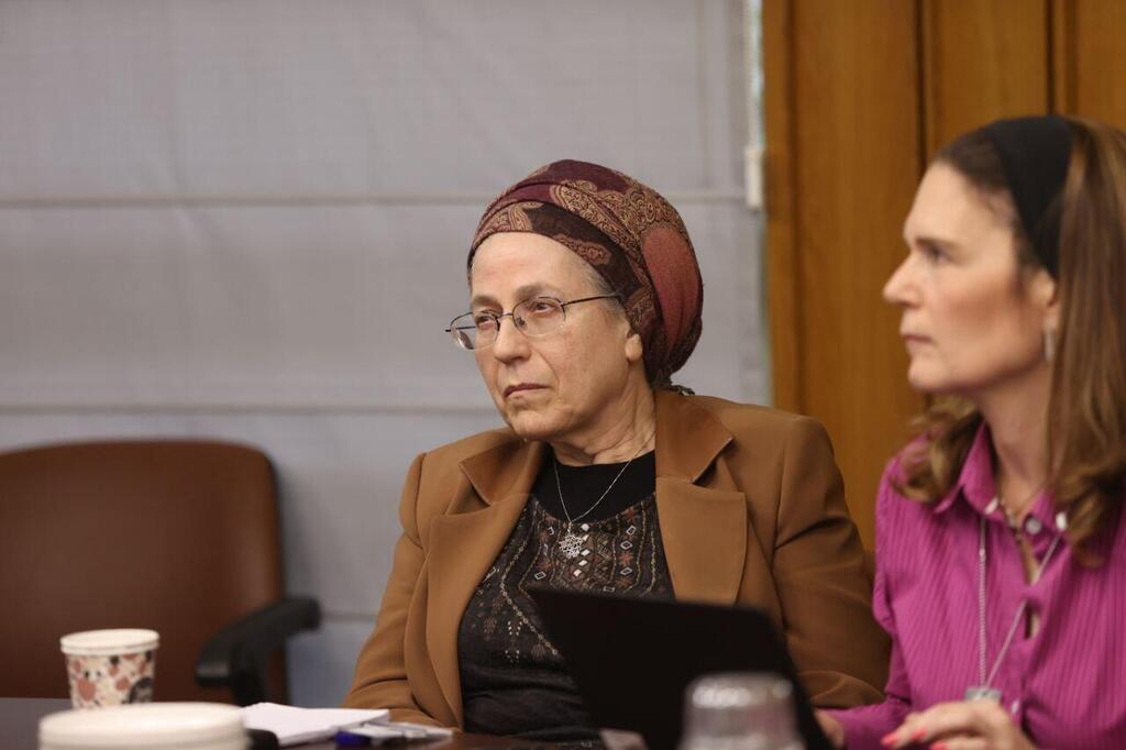 קל לגזור כותרות מדבריה. סטרוק (צילום: אלכס קולומויסקי) אורית סטרוק בישיבת הסיעה של הציונות הדתית