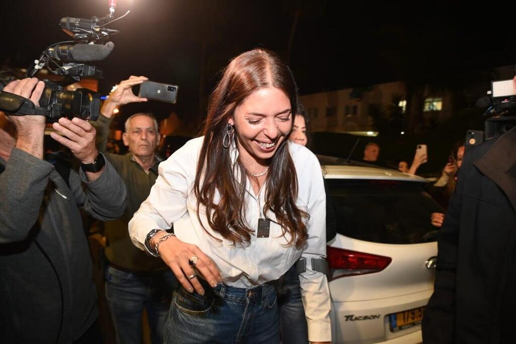 Moran Setla Yanai arriving at her home (Photo: Herzl Yosef) מורן סטלה ינאי חוזרת לבאר שבע אחרי שיקום