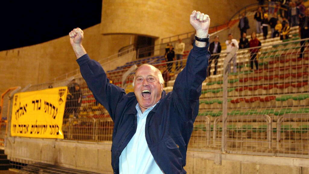 גם נשיא פיפ"א חלק לו כבוד אחרון. קשטן (צילום: ראובן שוורץ) דרור קשטן