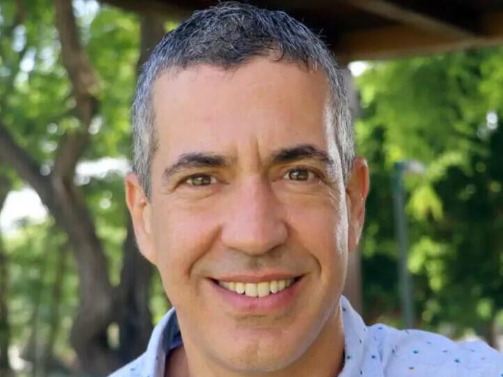 מחיידקים מורעבים ועד קרישי דם: מענקים יוקרתיים ל-11 חוקרים ישראלים