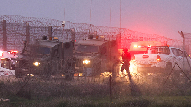 War expenditures could affect rating ( Photo: REUTERS/Amir Cohen) War expenditures could affect rating