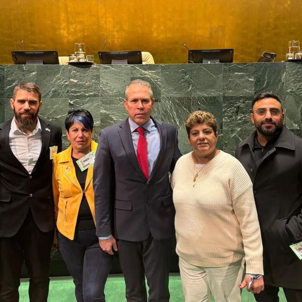 Rachel from Ofakim (second from right) (Photo: Israeli delegation to the UN) משלחת הגבורה באו"ם