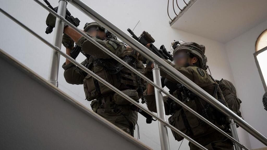 IDF troops in Khan Younis (Photo: IDF) פשיטה על יעדי טרור מרכזיים וחיסול עשרות מחבלים: צוות הקרב של חטיבת גבעתי ממשיך את ההתקפה האוגדתית בלב חאן יונס