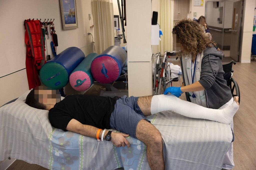 Staff Sergeant N. in rehabilitation (Photo Tal Shahar) סמ"ר נ' יחידת עוקץ נפצע ברצועת עזה בשיקום בית לוינשטיין