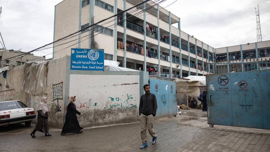 בית ספר של אונר"א ברפיח (צילום: EPA/HAITHAM IMAD) בית ספר של אונר"א ב רפיח עזה
