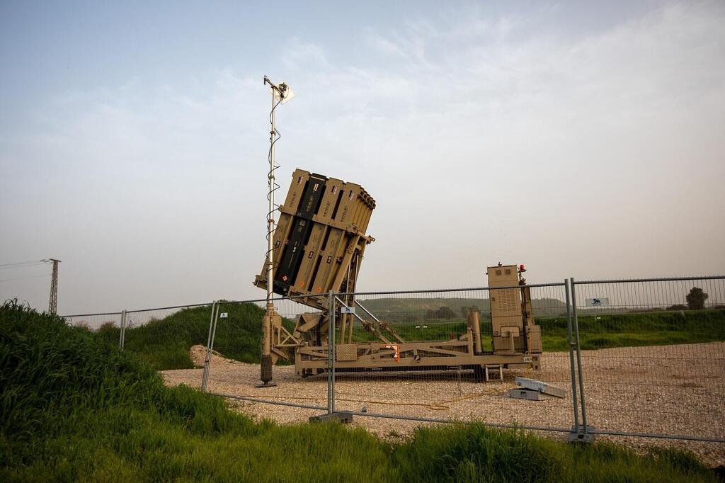 An Iron Dome battery (Photo: Tal Shahar) כיפת ברזל