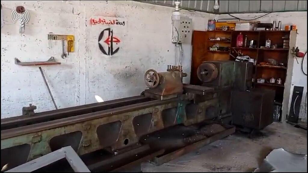 המתחם לייצור רקטות ופגזים (צילום: דובר צה"ל ) תיעוד מפשיטת לוחמי חטיבת 'יפתח' על כספות כספי טרור של החמאס