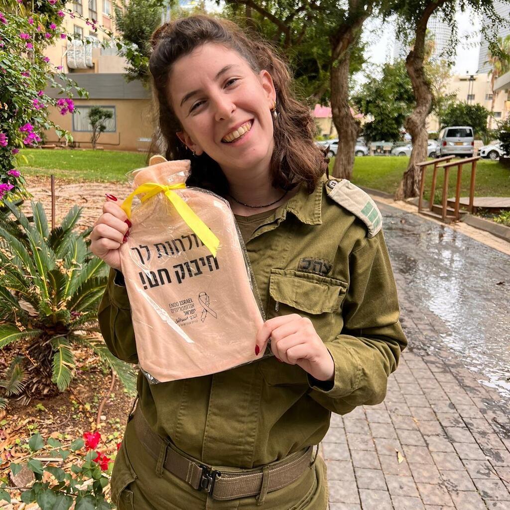 "התחושה הייתה מאוד מרגשת, תרומה אדירה של כולנו למאמץ המלחמתי המשותף". שיר שחר שיר שחר סטודנטית לרפואה באוני תל אביב משרתת במילואים - מלחמת חרבות ברזל