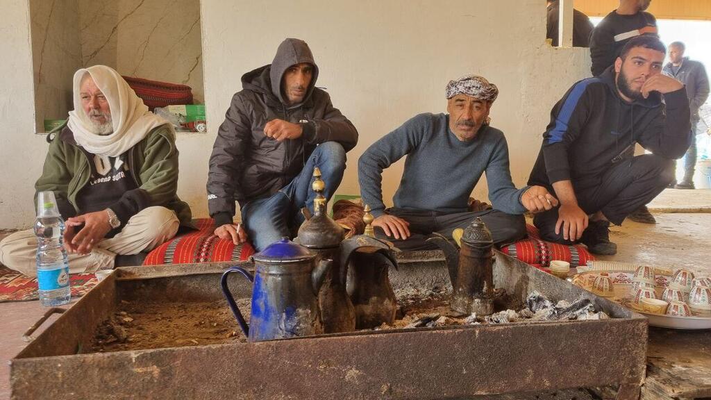 משפחתו של ג'ומעה אלדנפירי (צילום: אילנה קוריאל) משפחתו של ג'ומעה אלדנפירי