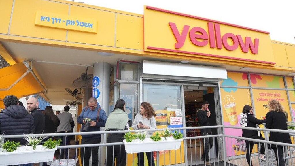 "העוטף ישוב לפרוח". טקס הפתיחה מחדש של תחנת הדלק שנהרסה ב-7 באוקטובר (צילום: תומר שונם הלוי) תחנת הדלק בצומת מגן נפתחה מחדש לאחר שבשביעי באוקטובר פשטו עליה מחבלים