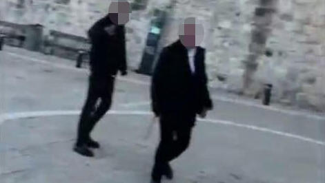 אב המנזר הבנדיקטיני בירושלים הותקף ביריקות על ידי שני צעירים יהודים