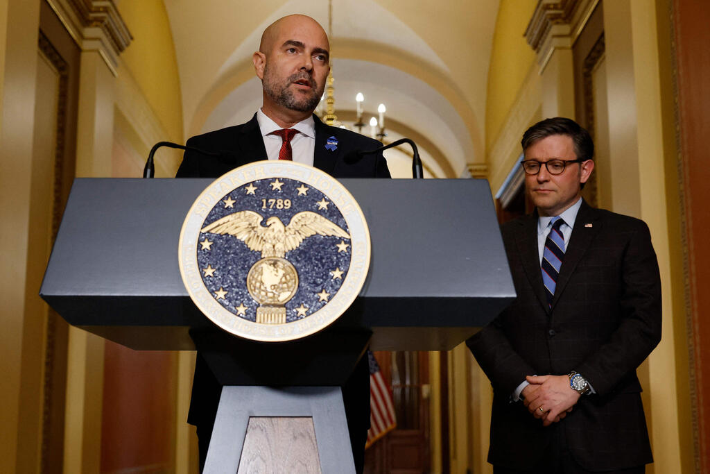 אמיר אוחנה. ''אוזלת יד'' (צילום: CHIP SOMODEVILLA / GETTY IMAGES NORTH AMERICA / AFP) אמיר אוחנה