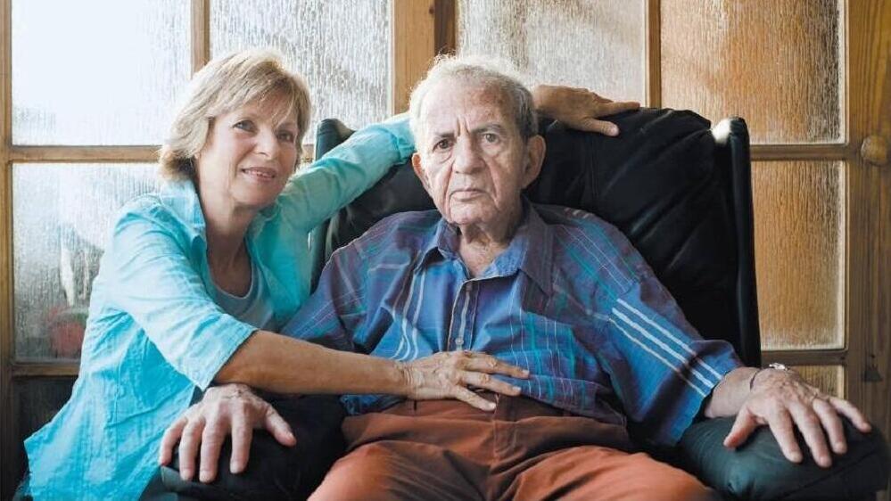 נורית גרץ ועמוס קינן ז''ל. ''עדיין מלווה אותי'' (צילום: יונתן בלום) נורית גרץ ועמוס קינן ז"ל
