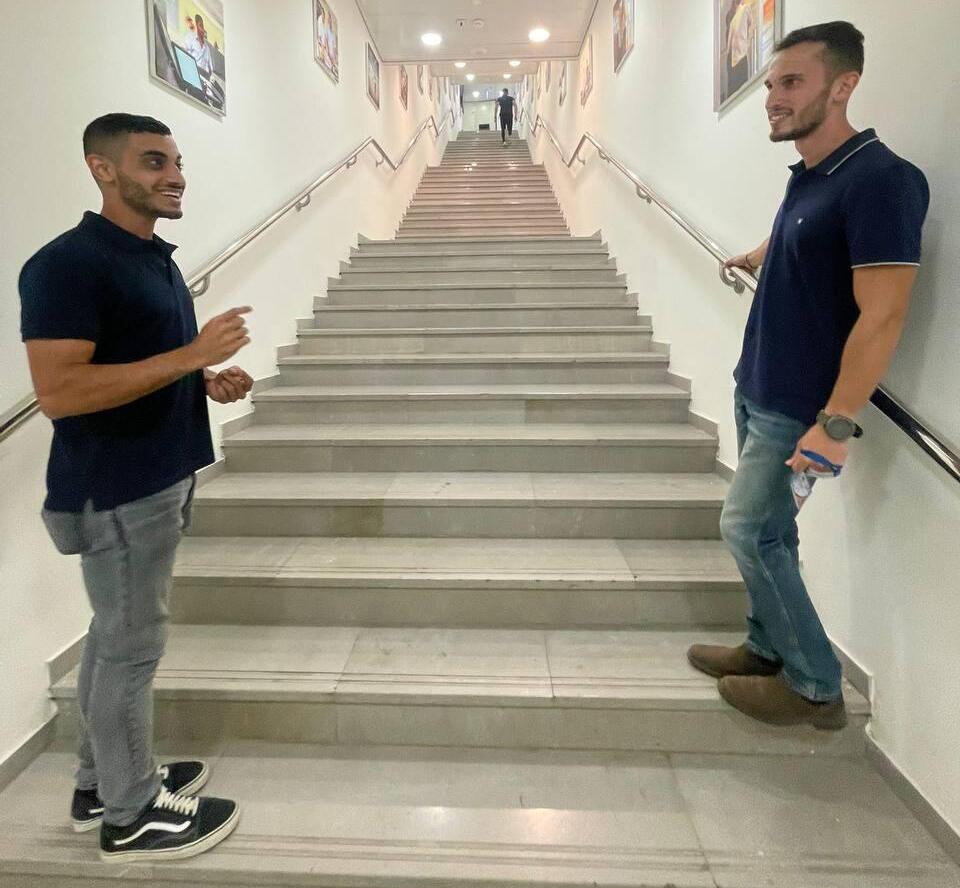 אליה ושגיא ז"ל בקורס בנתב"ג. היו בלתי נפרדים אליה יאנובסקי ושגיא עידן