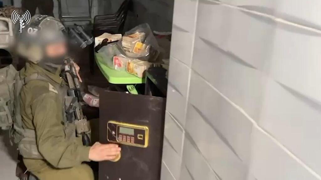 צילום: דובר צה"ל דובר צה"ל מציג את התיעוד של סינוואר