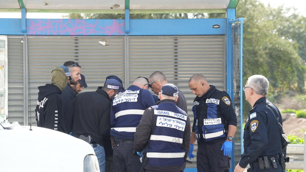 כוחות משטרה בזירה (צילום: תומר שונם הלוי) זירת הירי בצומת מסמיה