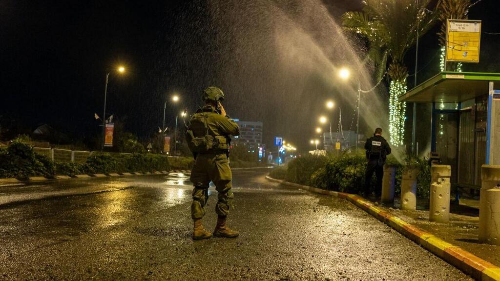 קריית שמונה במהלך המלחמה. "העיר כל כך ריקה שהיא מגבירה עוד יותר את החרדתיות" (דוברות עיריית קריית שמונה) תיעוד נזקי הירי בקריית שמונה ממטחי הטילים של חיזבאללה מלבנון